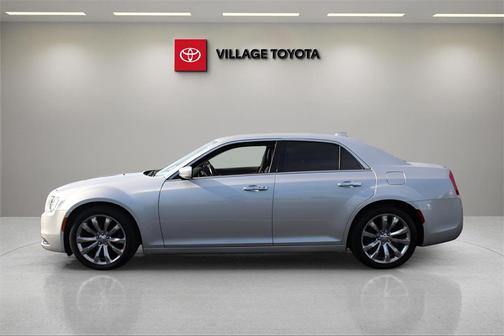 2019 Chrysler 300 Touring