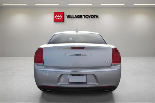2019 Chrysler 300 Touring