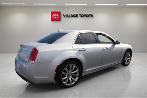 2019 Chrysler 300 Touring