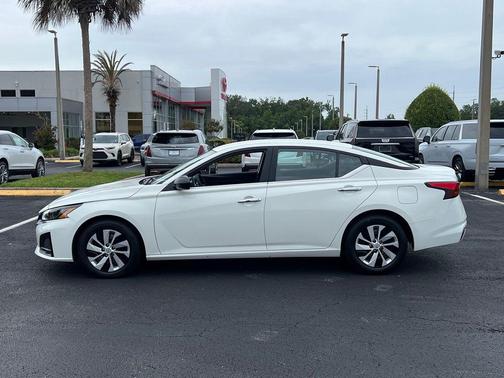 Glacier White 2025 Nissan Altima S FWD