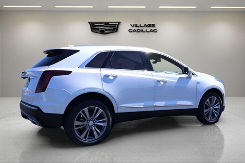 Crystal White Tricoat 2026 Cadillac XT5 Premium Luxury
