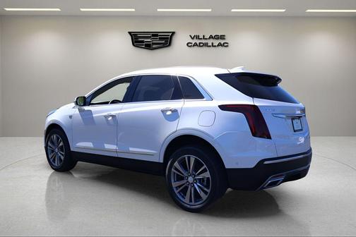 Crystal White Tricoat 2026 Cadillac XT5 Premium Luxury