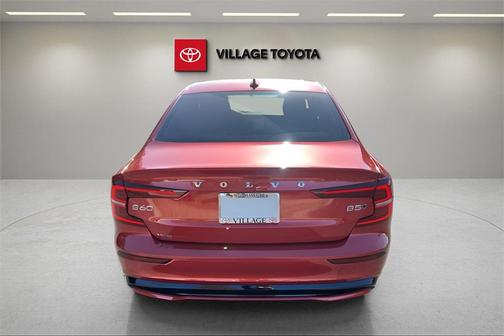 2024 Volvo S60 B5 Plus Dark Theme