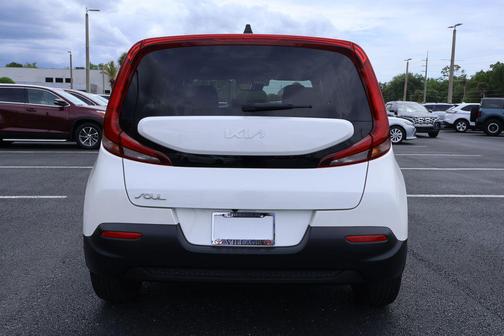 Snow White Pearl 2022 Kia Soul LX