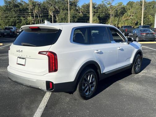 2024 Kia Telluride LX