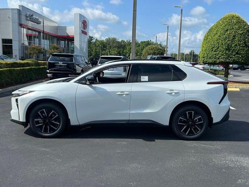 Wind Chill Pearl 2026 Toyota bZ XLE Plus