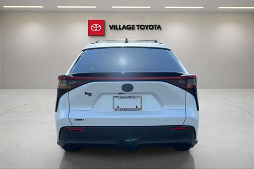 Wind Chill Pearl 2026 Toyota bZ XLE Plus