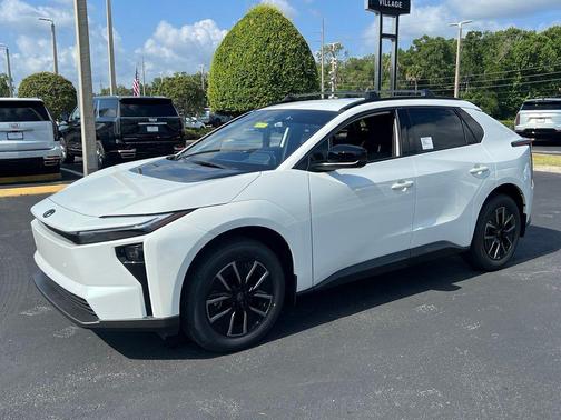 Wind Chill Pearl 2026 Toyota bZ XLE Plus