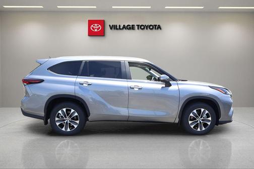 Heavy Metal 2026 Toyota Highlander XLE