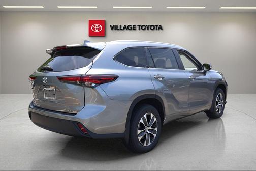 Heavy Metal 2026 Toyota Highlander XLE