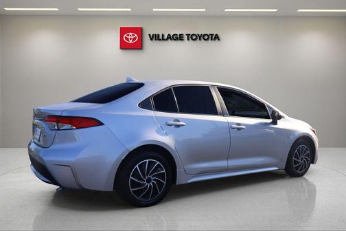 Classic Silver Metallic 2022 Toyota Corolla LE