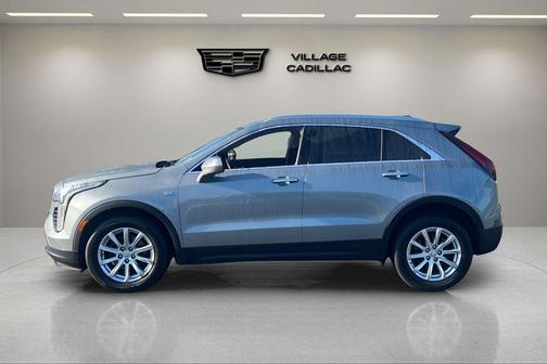 Argent Silver Metallic 2023 Cadillac XT4 Luxury