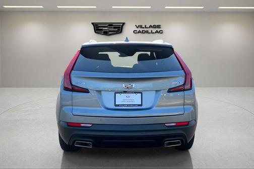 Argent Silver Metallic 2023 Cadillac XT4 Luxury