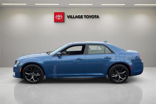 2023 Chrysler 300 Touring