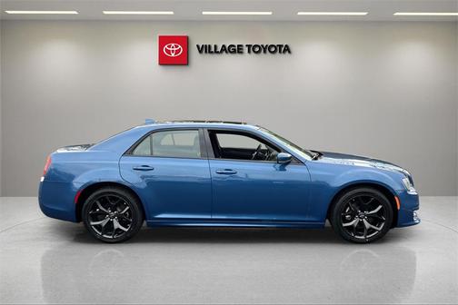 2023 Chrysler 300 Touring