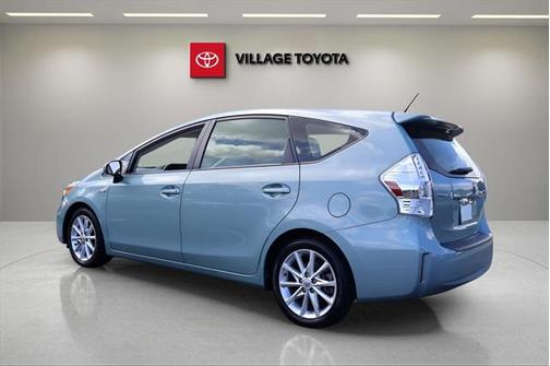 2014 Toyota Prius v Five