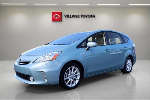 2014 Toyota Prius v Five