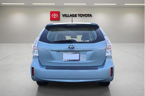 2014 Toyota Prius v Five