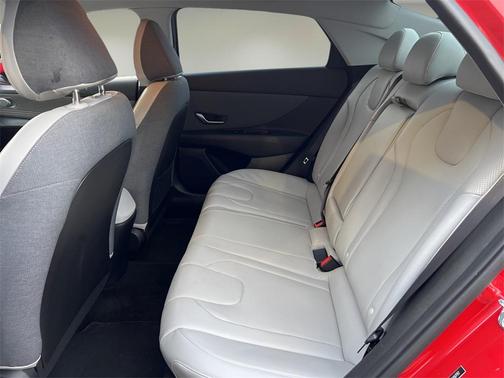 2022 Hyundai ELANTRA Limited