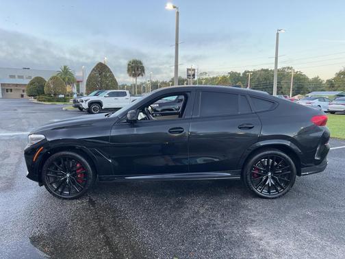 2022 BMW X6 M50i