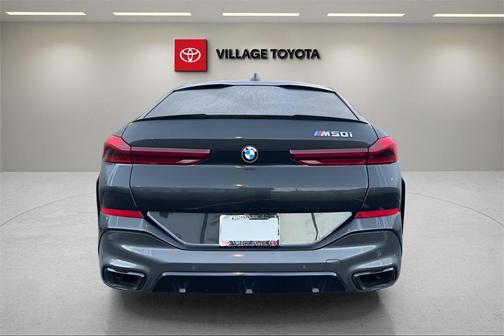 2022 BMW X6 M50i