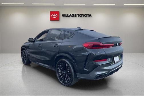 2022 BMW X6 M50i
