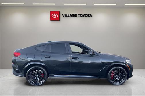 2022 BMW X6 M50i