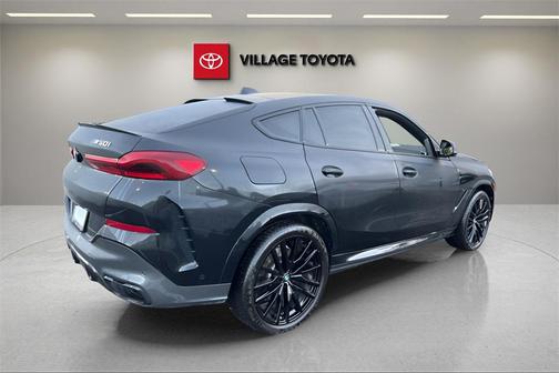 2022 BMW X6 M50i
