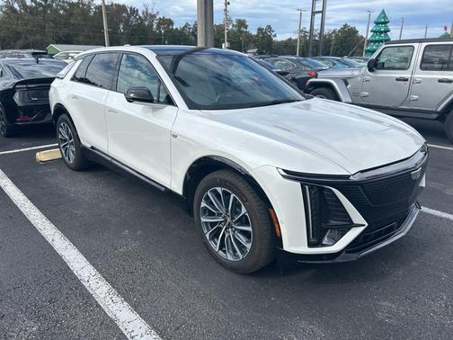 2024 Cadillac LYRIQ Sport