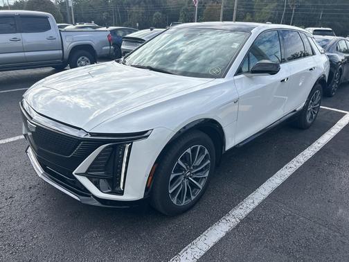 2024 Cadillac LYRIQ Sport