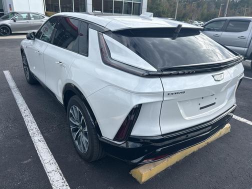 2024 Cadillac LYRIQ Sport