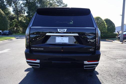 2025 Cadillac Escalade Luxury