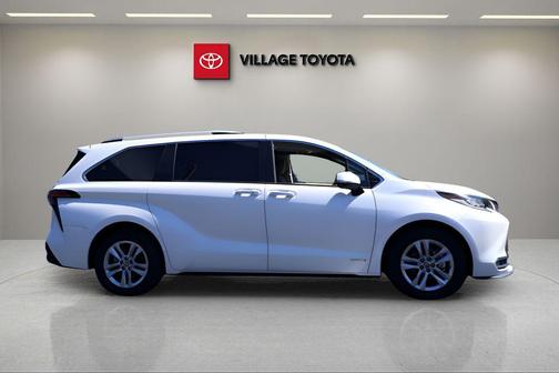 Blizzard Pearl 2021 Toyota Sienna Platinum 7 Passenger