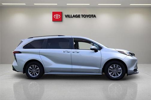 2021 Toyota Sienna LE