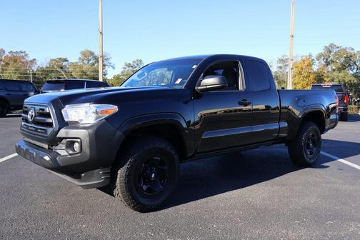 2017 Toyota Tacoma SR