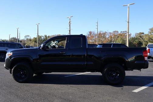 2017 Toyota Tacoma SR