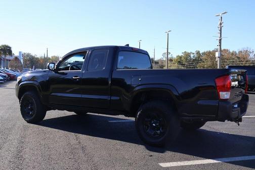 2017 Toyota Tacoma SR