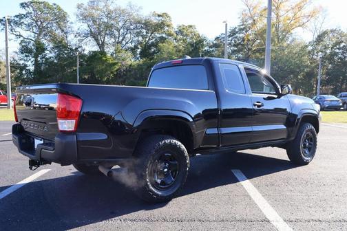 2017 Toyota Tacoma SR