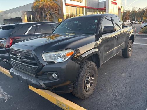2017 Toyota Tacoma SR