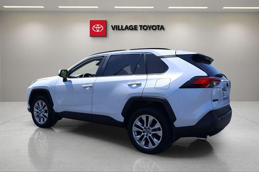 Wind Chill Pearl 2025 Toyota RAV4 XLE Premium
