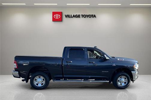 2022 RAM 2500 Tradesman Crew Cab 4x4 6'4' Box
