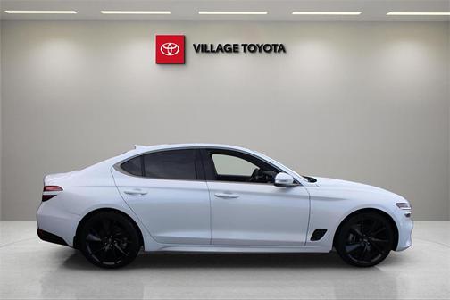 2023 Genesis G70 2.0T RWD