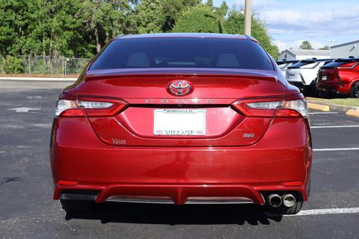 Pearl 2018 Toyota Camry SE
