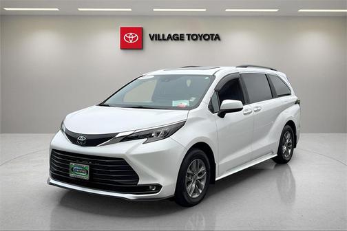 2025 Toyota Sienna XLE