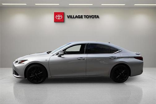 2024 Lexus ES 300h F SPORT Handling