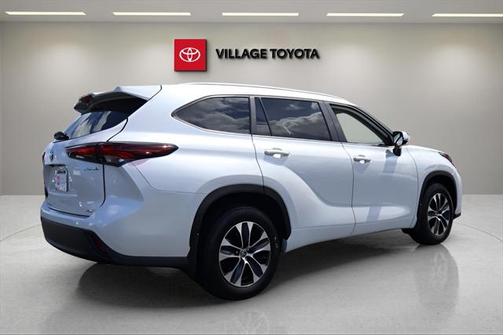 2024 Toyota Highlander Hybrid XLE