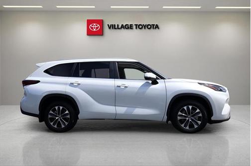 2024 Toyota Highlander Hybrid XLE