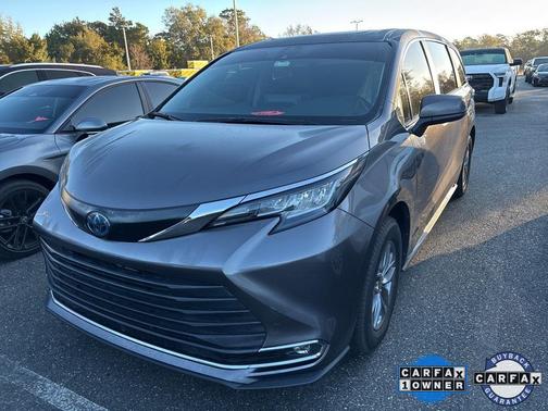 2023 Toyota Sienna XLE
