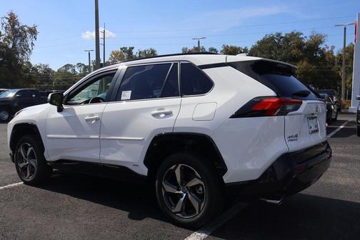 2025 Toyota RAV4 Hybrid SE