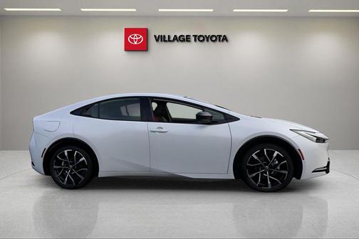 Wind Chill Pearl 2026 Toyota Prius Plug-In Hybrid XSE Premium